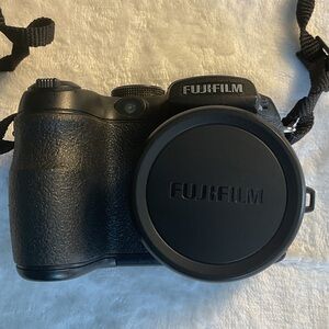 Fujifilm Black Digital Camera s1000fd